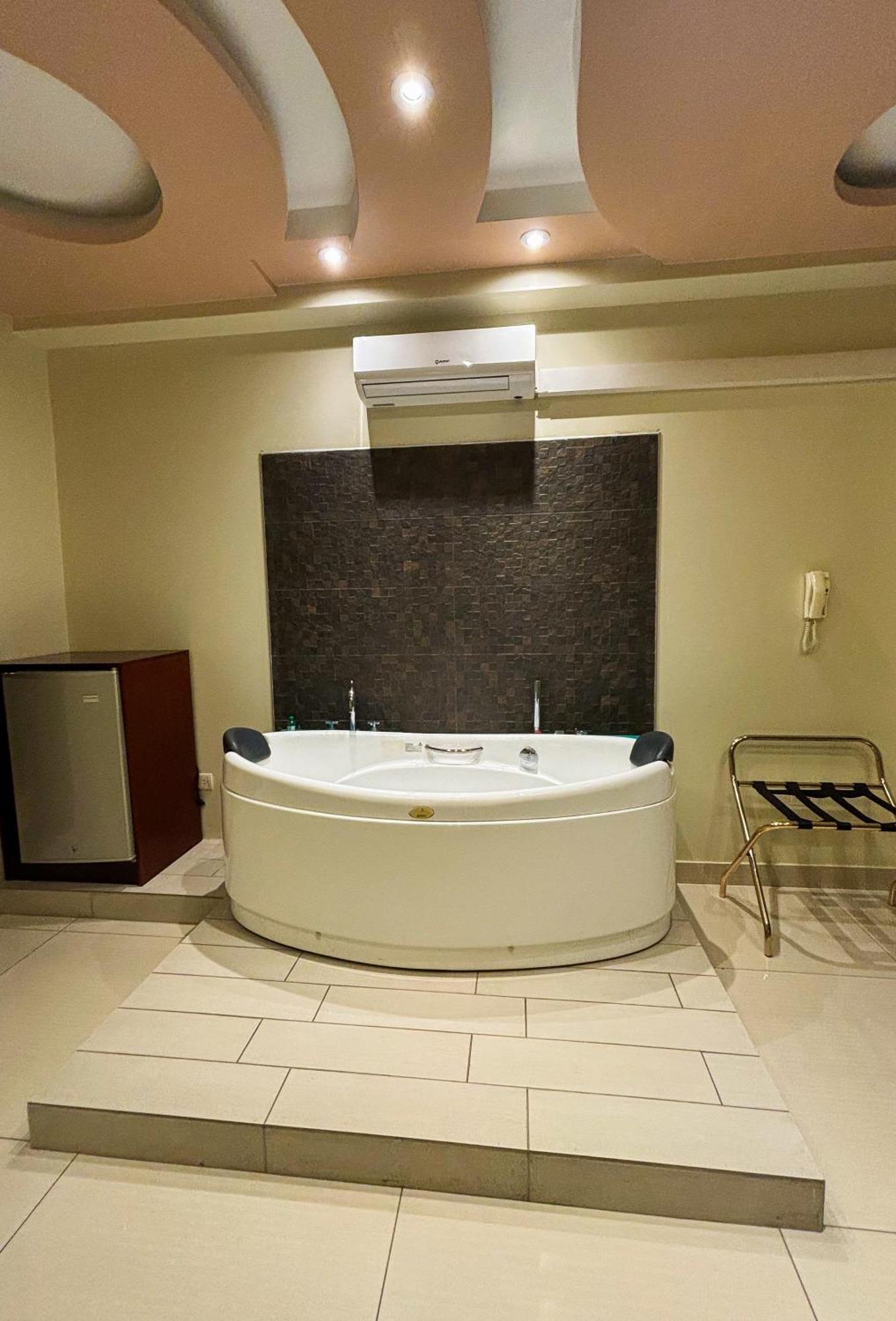 Hotel Plaza Del Bosque Inn Tingo María Kültér fotó